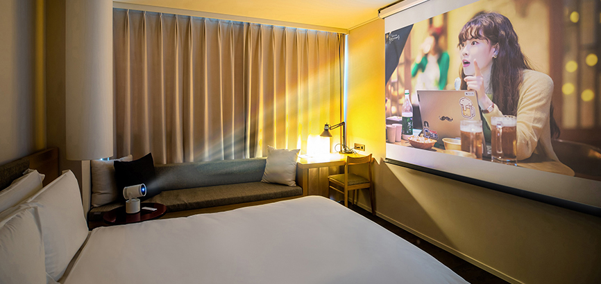 신라스테이에서 삼성전자 The Freestyle을 자유롭게 체험해보세요.