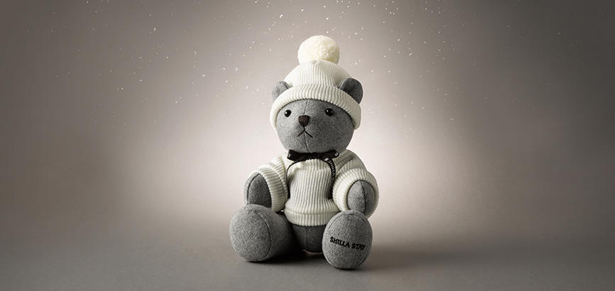 신라스테이 윈터 베어가 전하는 따뜻한 온기. 부드러운 침구와 여유로운 아침이 어우러진 신라스테이에서 올겨울을 포근하게 채워보세요.